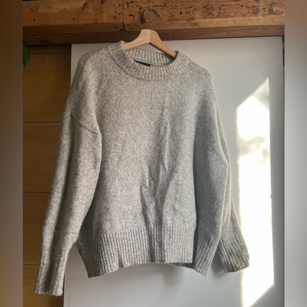 (SOLD ON DEPOP) Zara Oversized Sweater - Small